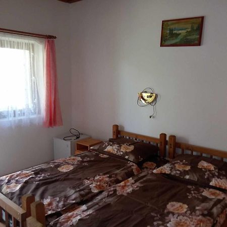 Апартаменты Zsuzsa Apartman Поросло Экстерьер фото