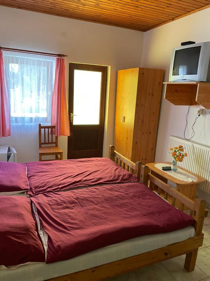 Апартаменты Zsuzsa Apartman Поросло Экстерьер фото